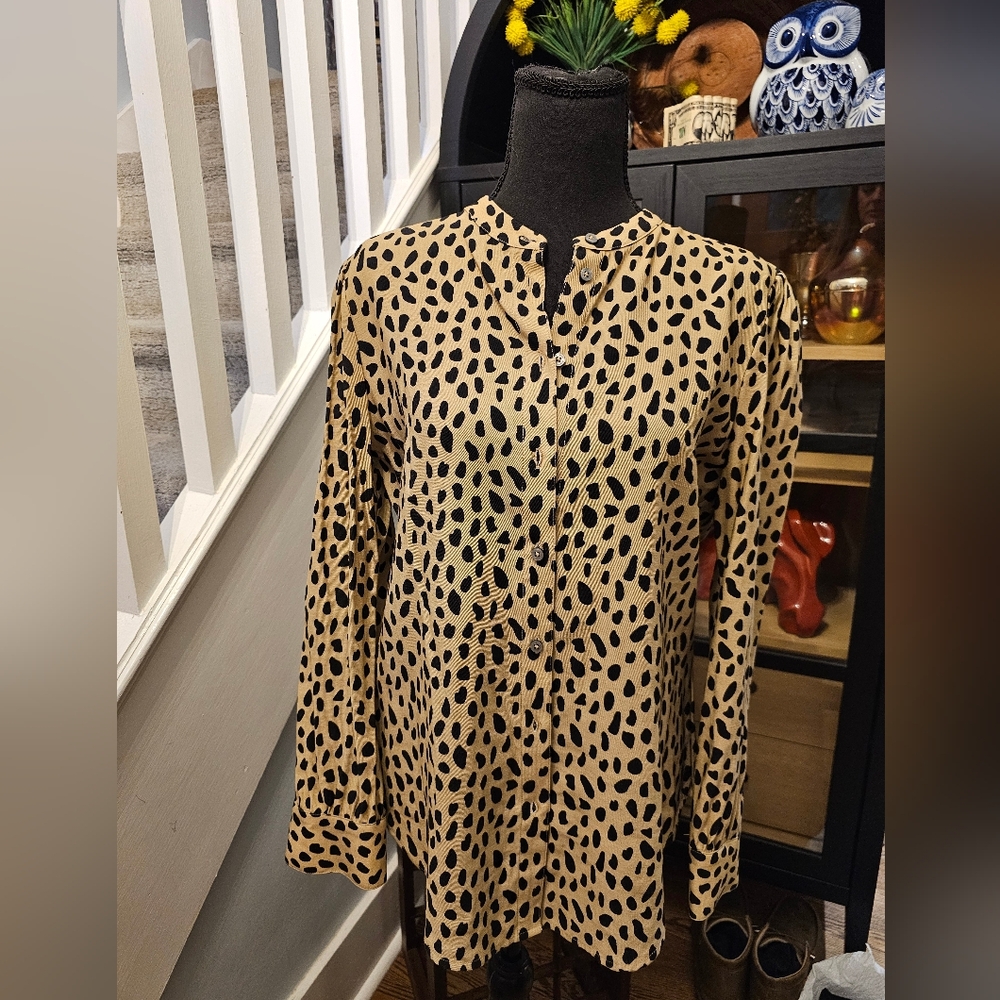 UNTUCKit Tan and Black Animal Print Blouse - Picture 2 of 5